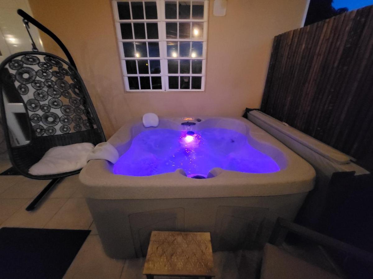 Private Jacuzzi Oasis With Mountain Views And Free Parking Apartment ปอนเซ ภายนอก รูปภาพ