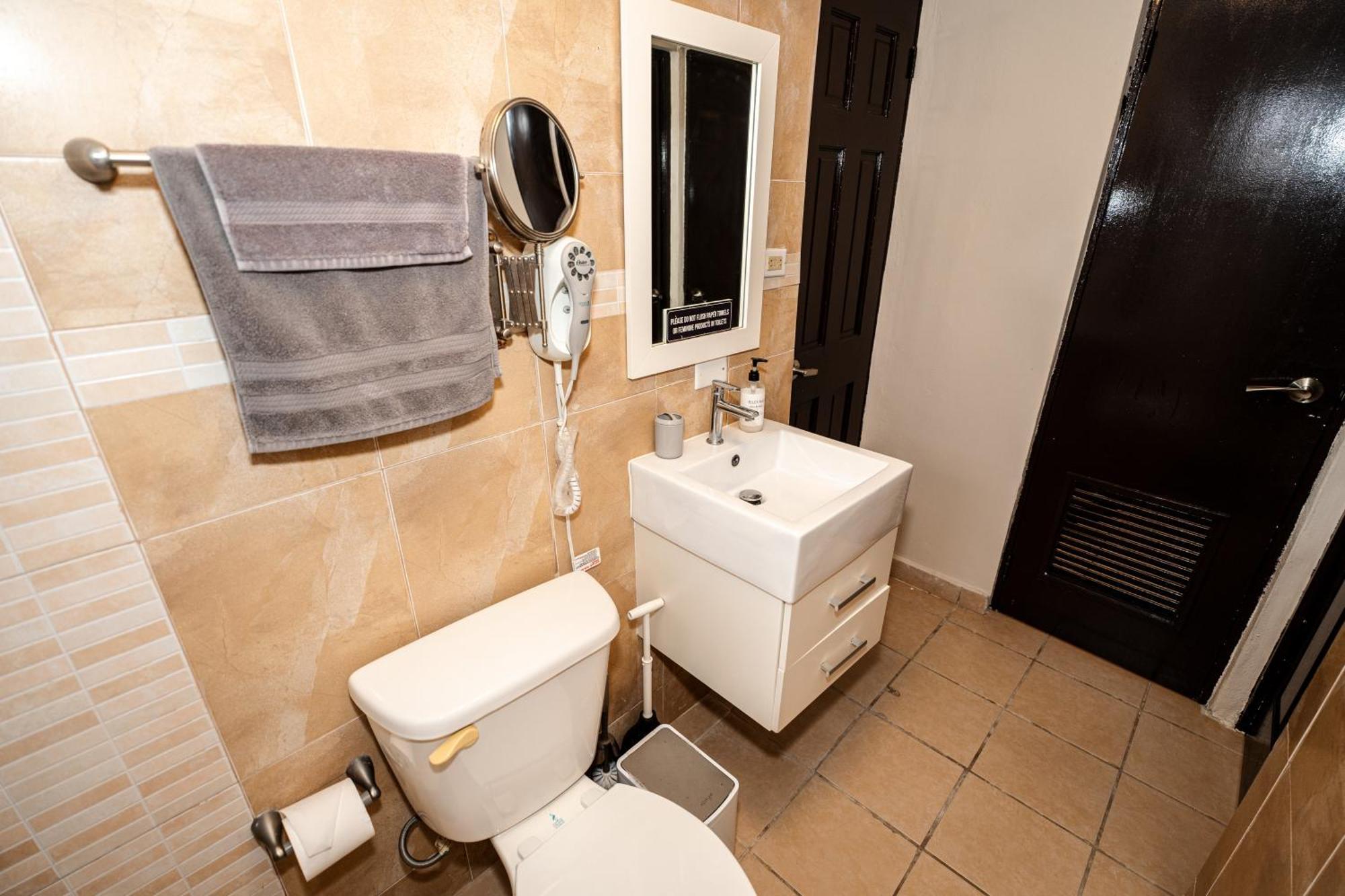 Private Jacuzzi Oasis With Mountain Views And Free Parking Apartment ปอนเซ ภายนอก รูปภาพ